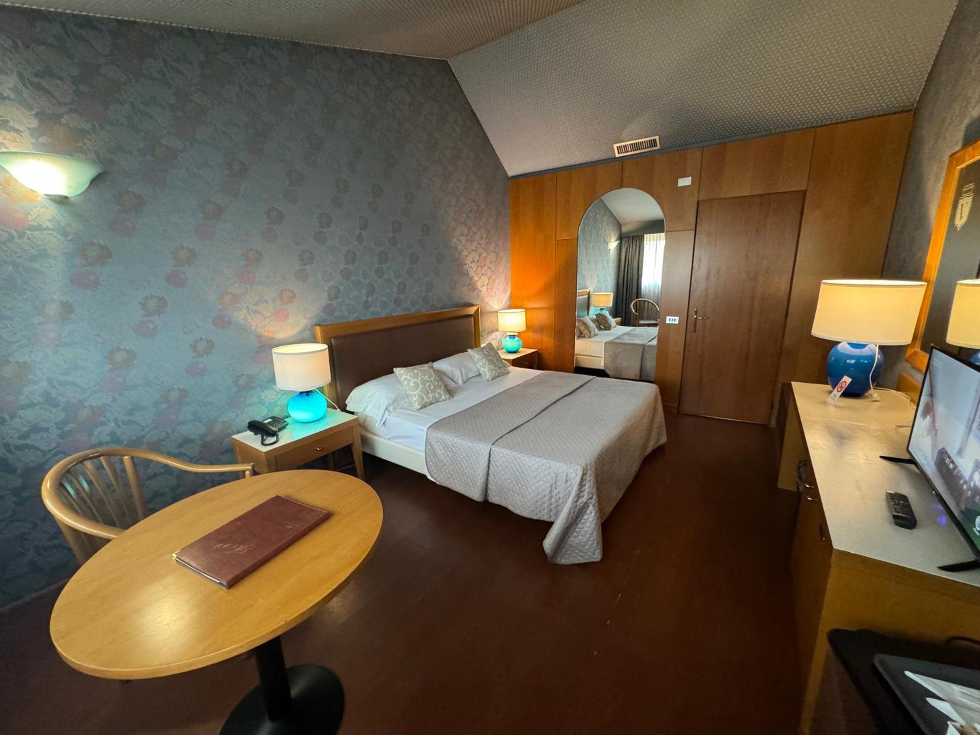 Hotel Motel Visconteo Binasco Esterno foto